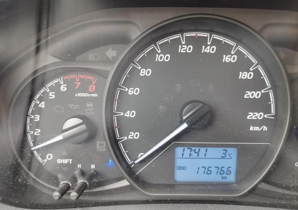 Toyota Yaris cena 32900 przebieg: 176766, rok produkcji 2017 z Tychy małe 67